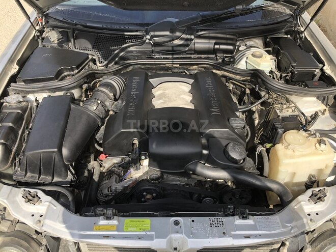 Mercedes E 240 2001, 284,000 km - 2.6 l - Bakı