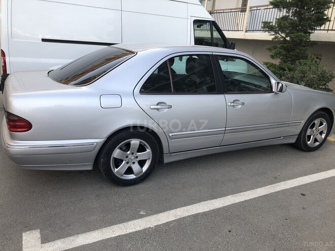 Mercedes E 240 2001, 284,000 km - 2.6 l - Bakı