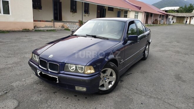 BMW 320 1994, 313,000 km - 2.0 l - Zaqatala
