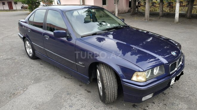 BMW 320 1994, 313,000 km - 2.0 l - Zaqatala