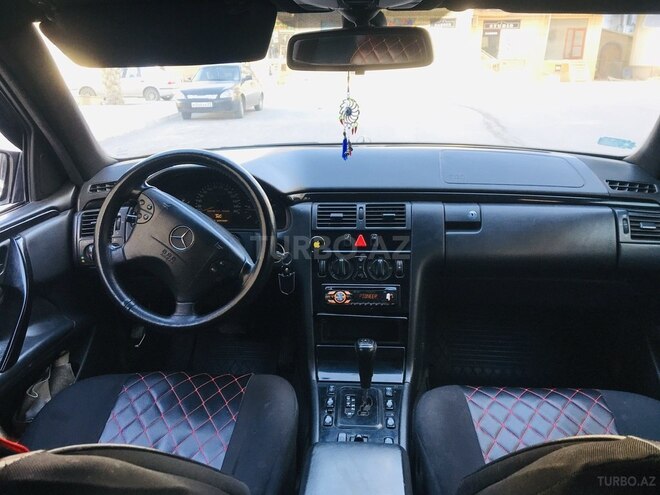 Mercedes E 220 2002, 347,000 km - 2.2 l - Xırdalan