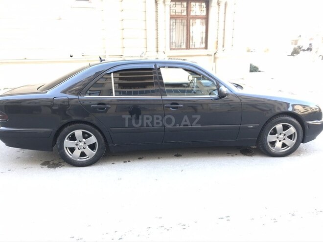 Mercedes E 220 2002, 347,000 km - 2.2 l - Xırdalan