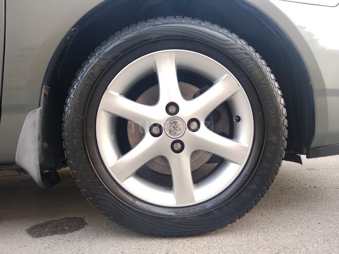 Toyota Corolla 2005, 286,568 km - 1.4 l - Bakı
