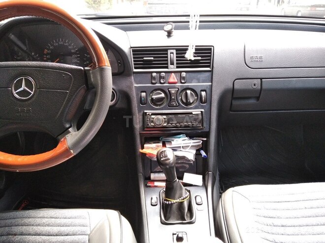 Mercedes C 180 1999, 318,000 km - 1.8 l - Sumqayıt