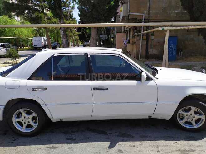 Mercedes E 200 1992, 208,765 km - 2.0 l - Bakı