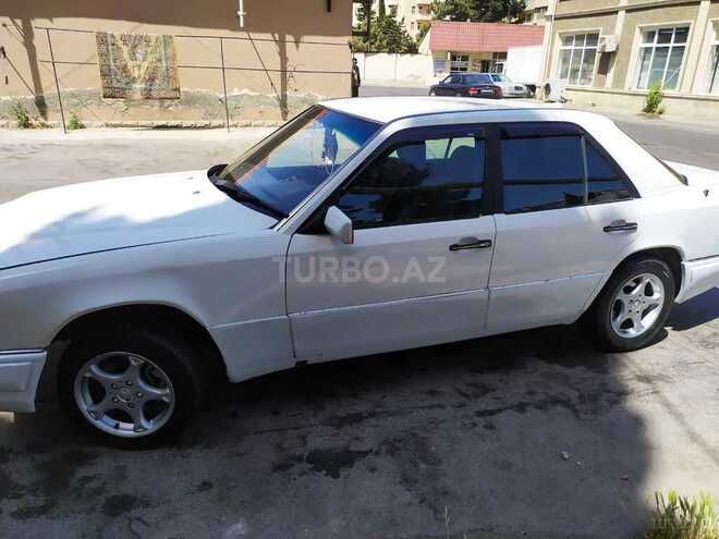 Mercedes E 200 1992, 208,765 km - 2.0 l - Bakı