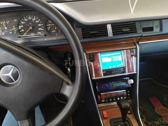 Mercedes E 200 1992, 208,765 km - 2.0 l - Bakı