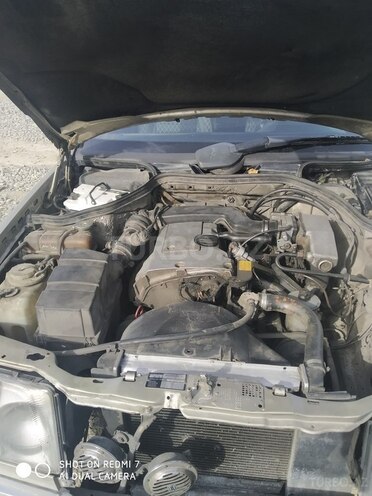 Mercedes E 220 1993, 280,000 km - 2.2 l - Xırdalan