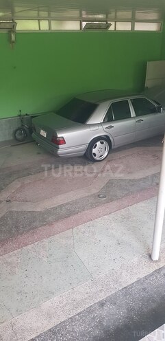 Mercedes E 320 1994, 196,421 km - 3.2 л - Mingəçevir