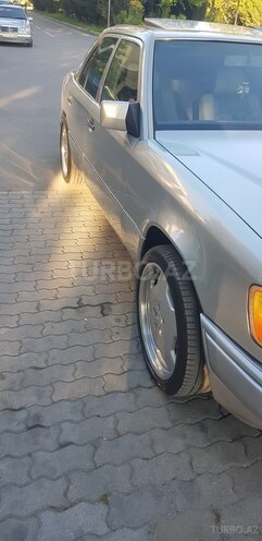 Mercedes E 320 1994, 196,421 km - 3.2 л - Mingəçevir