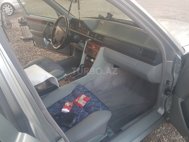 Mercedes E 320 1994, 196,421 km - 3.2 л - Mingəçevir