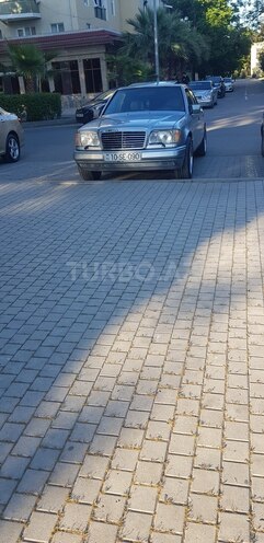 Mercedes E 320 1994, 196,421 km - 3.2 л - Mingəçevir