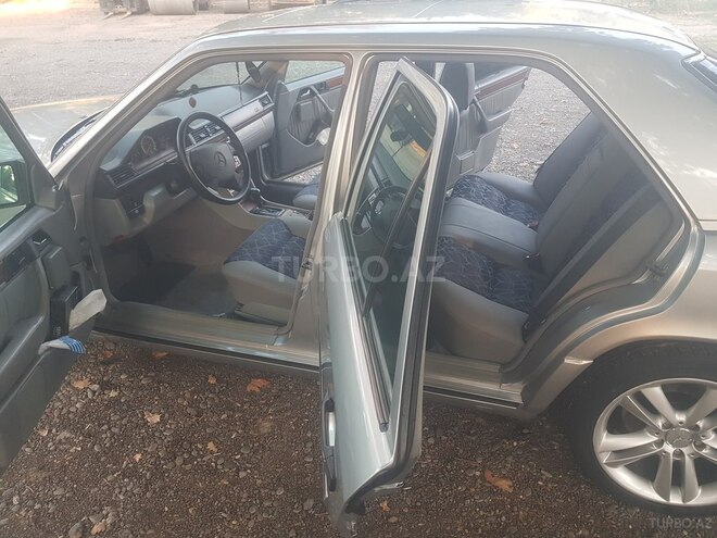 Mercedes E 320 1994, 196,421 km - 3.2 л - Mingəçevir