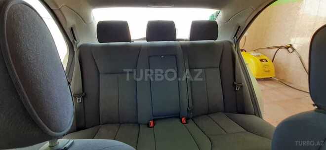 Mercedes E 240 2001, 157,476 km - 2.4 л - Şabran