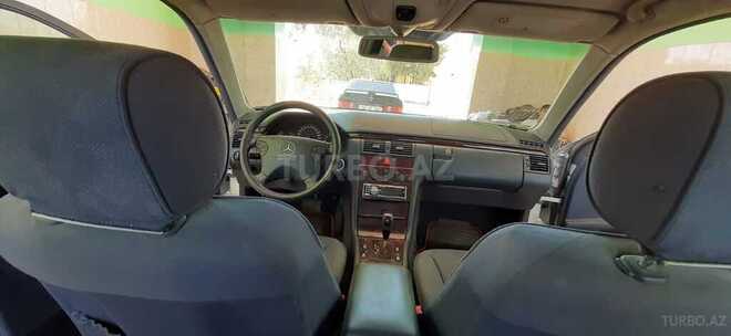 Mercedes E 240 2001, 157,476 km - 2.4 л - Şabran