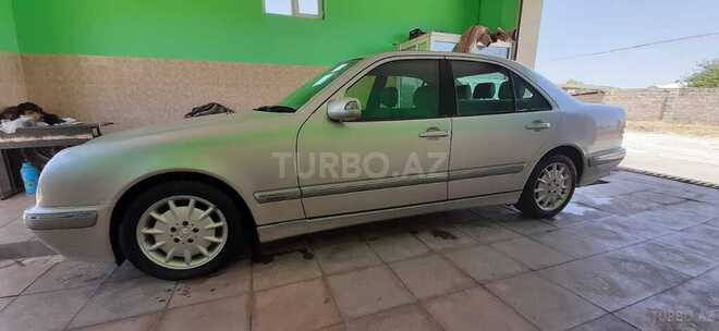 Mercedes E 240 2001, 157,476 km - 2.4 л - Şabran