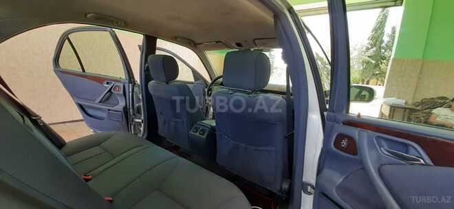 Mercedes E 240 2001, 157,476 km - 2.4 л - Şabran