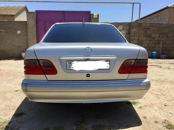 Mercedes E 270 2000, 350,000 km - 2.7 l - Bakı