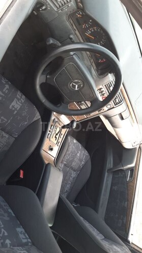 Mercedes E 220 2000, 384,000 km - 2.2 l - Gəncə