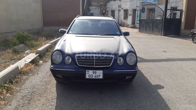 Mercedes E 220 2000, 384,000 km - 2.2 l - Gəncə