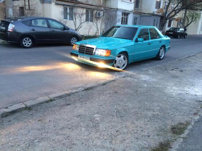 Mercedes E 260 1985, 116,798 km - 2.6 л - Sumqayıt