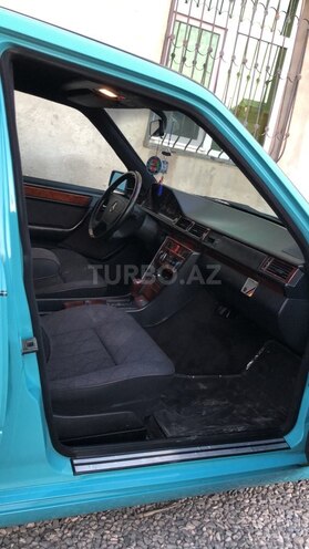 Mercedes E 260 1985, 116,798 km - 2.6 л - Sumqayıt