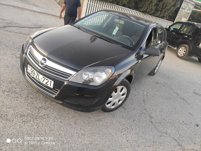 Opel Astra 2010, 129,000 km - 1.4 l - Bakı
