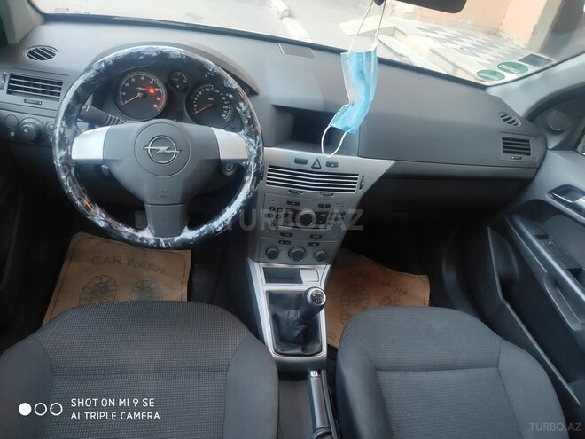 Opel Astra 2010, 129,000 km - 1.4 l - Bakı