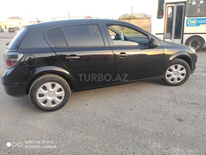 Opel Astra 2010, 129,000 km - 1.4 l - Bakı