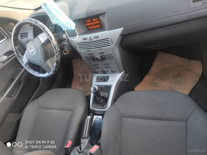 Opel Astra 2010, 129,000 km - 1.4 l - Bakı