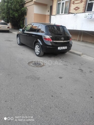 Opel Astra 2010, 129,000 km - 1.4 l - Bakı