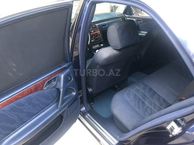 Mercedes E 240 1999, 386,000 km - 2.4 l - Bakı
