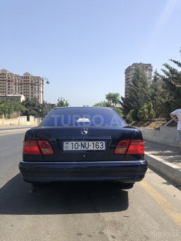 Mercedes E 240 1999, 386,000 km - 2.4 l - Bakı