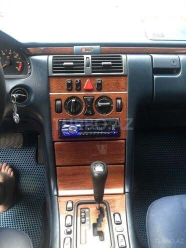 Mercedes E 240 1999, 386,000 km - 2.4 l - Bakı