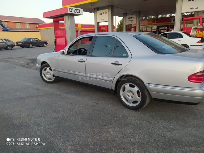 Mercedes E 240 1999, 304,234 km - 2.4 l - Bakı