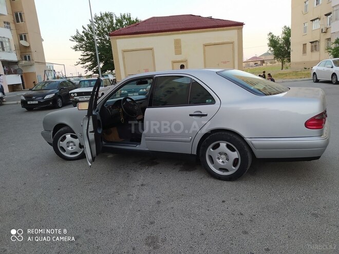 Mercedes E 240 1999, 304,234 km - 2.4 l - Bakı