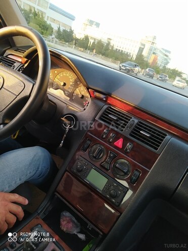 Mercedes E 240 1999, 304,234 km - 2.4 l - Bakı