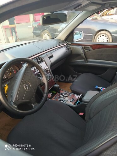 Mercedes E 240 1999, 304,234 km - 2.4 l - Bakı