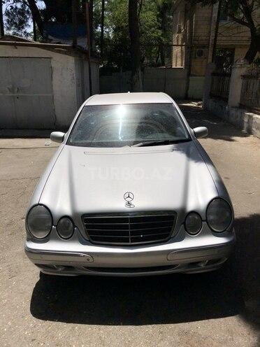 Mercedes E 240 2001, 236,000 km - 2.6 l - Bakı