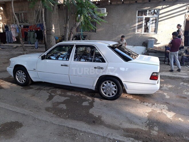 Mercedes E 220 1994, 400,000 km - 2.2 л - Sumqayıt