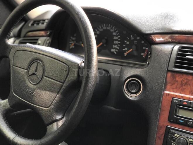 Mercedes E 280 1998, 269,700 km - 2.8 l - Bakı