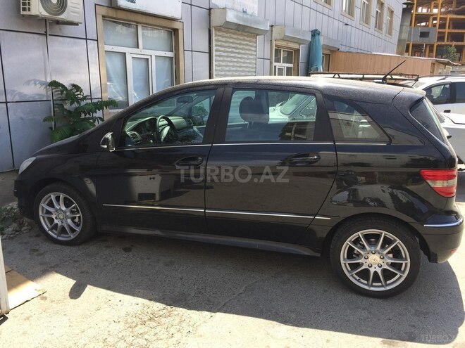Mercedes B 180 2010, 68,000 km - 1.8 l - Bakı