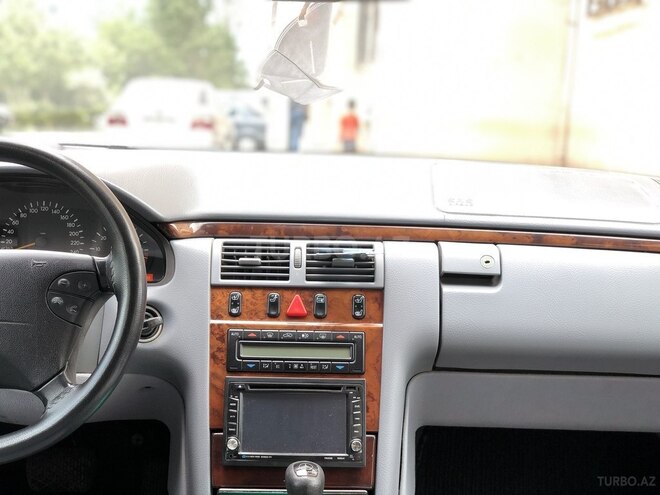 Mercedes E 240 2000, 316,000 km - 2.4 l - Bakı