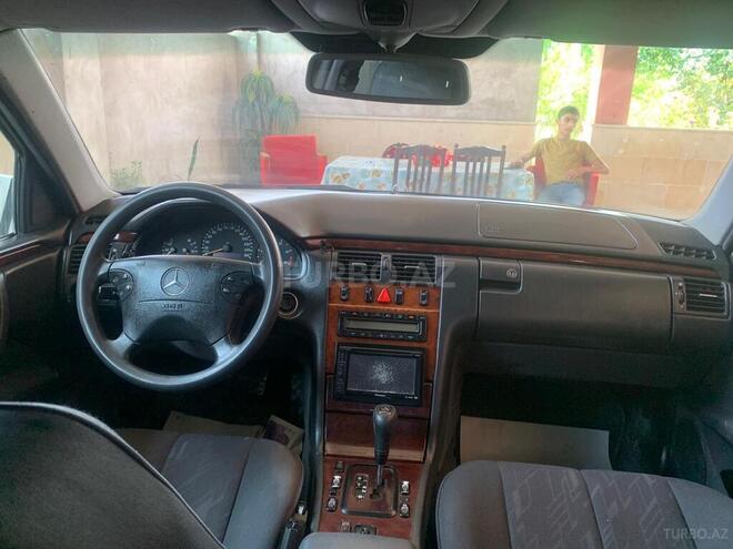 Mercedes E 220 2000, 352,968 km - 2.2 l - Bakı