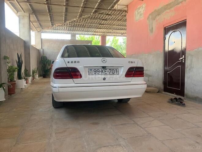 Mercedes E 220 2000, 352,968 km - 2.2 l - Bakı