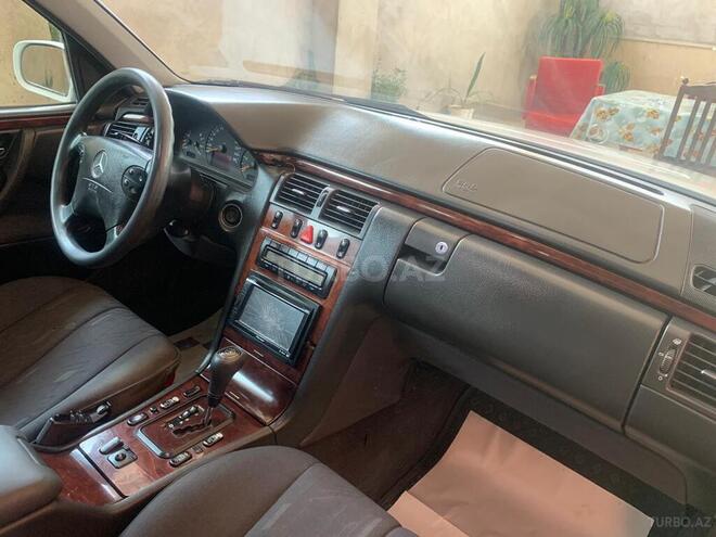 Mercedes E 220 2000, 352,968 km - 2.2 l - Bakı