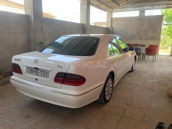 Mercedes E 220 2000, 352,968 km - 2.2 l - Bakı