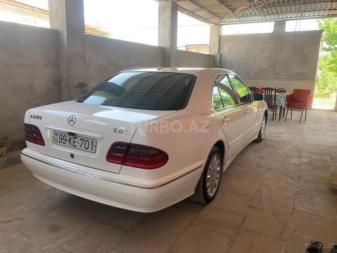 Mercedes E 220 2000, 352,968 km - 2.2 l - Bakı