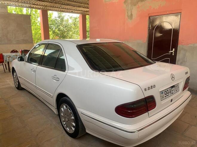 Mercedes E 220 2000, 352,968 km - 2.2 l - Bakı