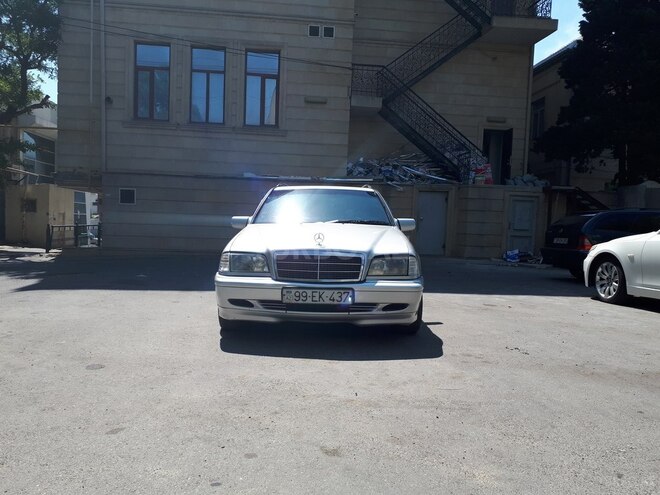 Mercedes C 220 1999, 375,000 km - 2.2 l - Bakı